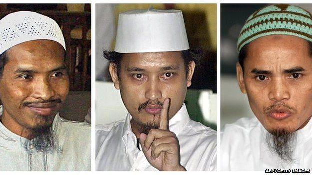 Convicted Bali bombers Ali Ghufron (L), Imam Samudra (C) and Amrozi (R