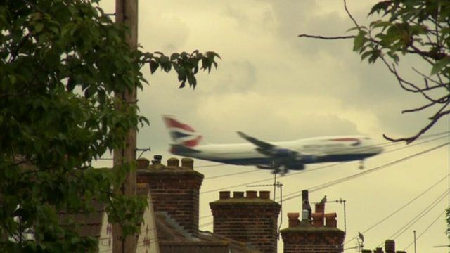 Plane flying over houses of Heathrow's neighbours