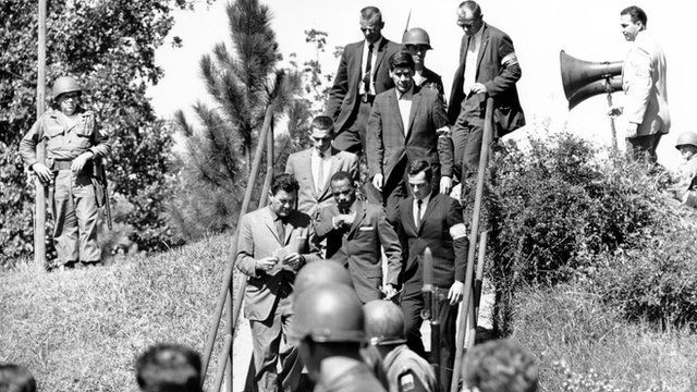 James Meredith enters University of Mississippi in 1962