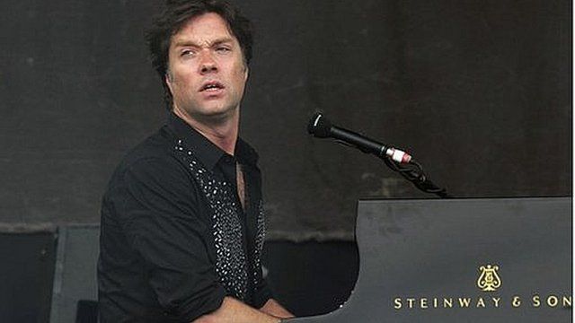 Rufus Wainwright playing at Glastonbury 2013