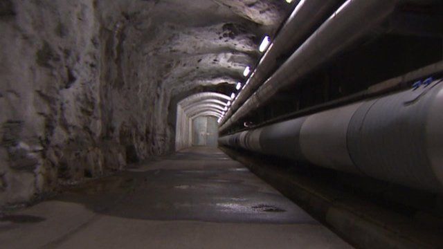 Tunnel with pipes