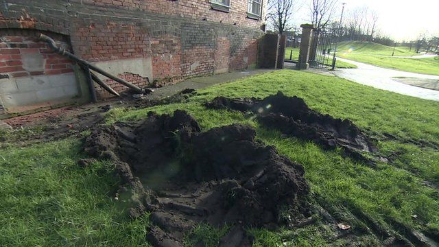 Grass damage by the dumper truck