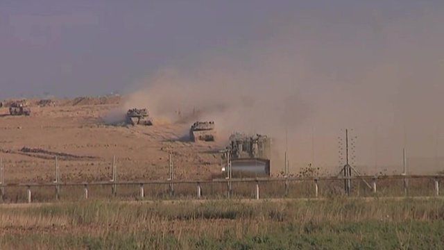Israeli tanks firing in to Gaza