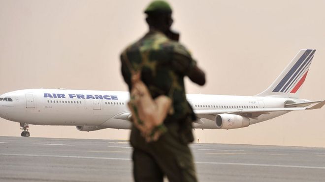 Mali sends back migrants deported by France