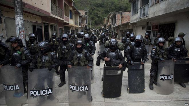 Colombian police patrol El Mango against Farc rebels. 28 June 2015