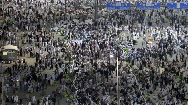 Muslim pilgrims start moving towards the Jamarat stations to symbolically stone the devil in Mina, Mecca - 25 September