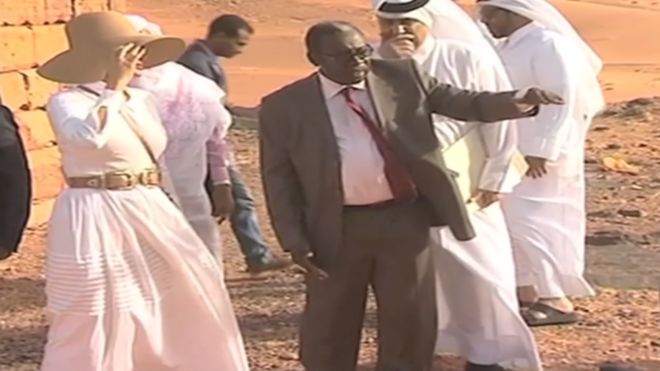 تراشق إعلامي بين مصر والسودان بعد زيارة الشيخة موزا لأهرامات مرَوي
