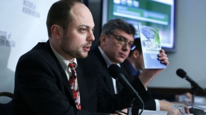 معارض لبوتين يغادر روسيا للعلاج بعد الاشتباه في تسميمه للمرة الثانية