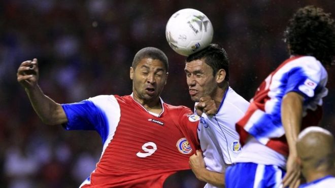 Alfredo Pacheco (centre) fights for the ball in a match against Costa Rica. Photo: June 2012