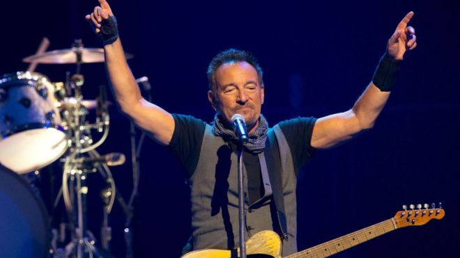 Bruce Springsteen en concierto en Paris.