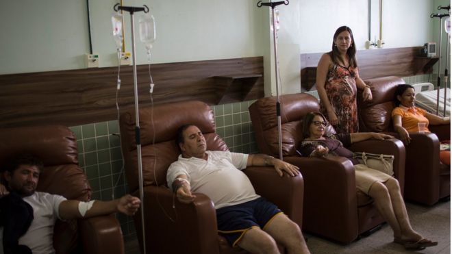 Pacientes com chikungunya, zika e dengue são atendidos em Monteiro (PB), em fevereiro de 2016