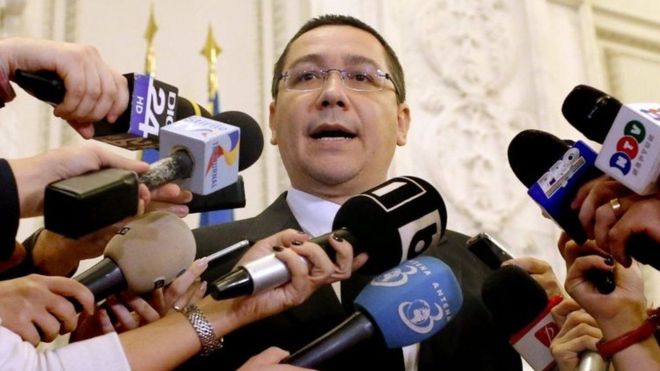 Thủ tướng Romania Victor Ponta đã từ chức năm 2015 vì cáo buộc lạm quyền và nhũng lạm