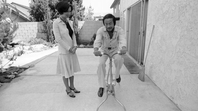 NORWALK, CA - AUGUST 10: General Nguyen Cao Ky with wife Tuiet o­n August 10, 1977 in Norwalk, California.