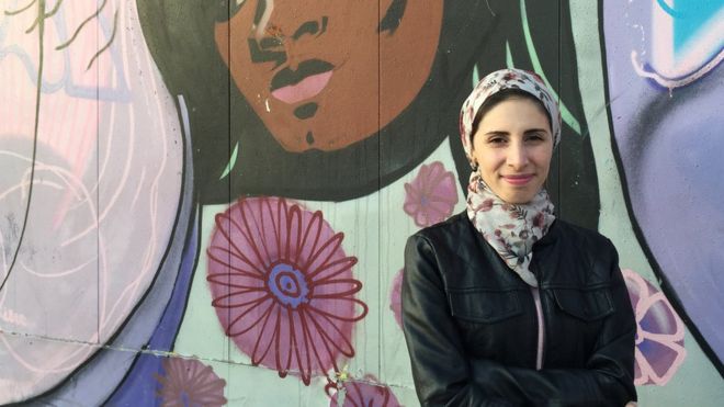 A síria Dana Albalkhi, 27, está há três anos no Brasil