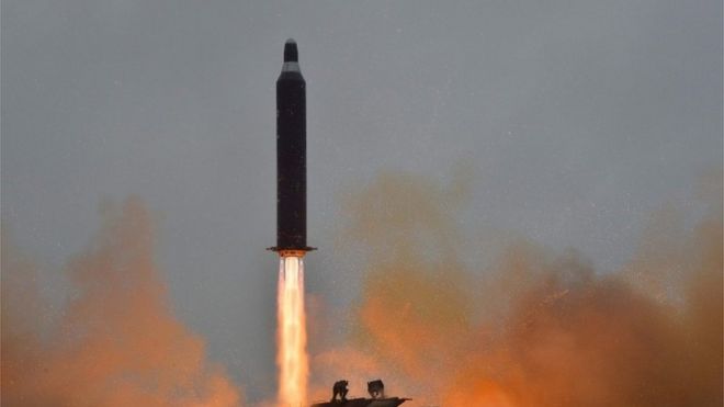 朝鲜官方媒体《朝中社》报道,朝鲜"成功"试射"北极星-2"型地对地中远程战略弹道导弹