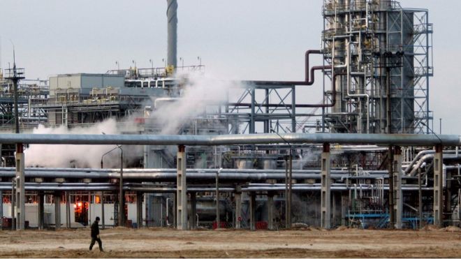 Oil-refining plant located in Belarus's town of Mozyr, some 300 km south-east of Minsk, is seen Tuesday, Jan. 9, 2006.