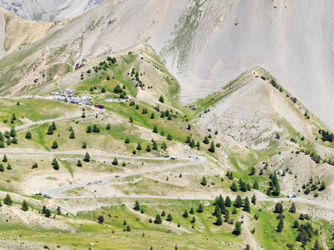 கோல் டி லிஸோர்ட்: தெற்கில் குயிலெஸ்ட்ரெ நோக்கிய ஏற்றம் மற்றும் இறக்கம்