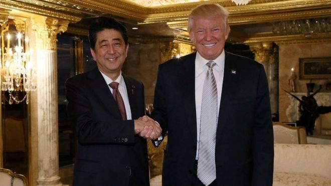 Bw Abe na Bw Trump walikutana katika jumba la Trump Tower, New York
