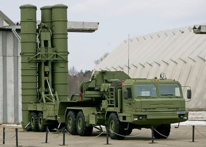 An S-400 Triumph missile system
