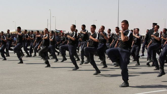 Jordanian police take part in a training session at the police training centre in Muwaqqar, Jordan (21 August 2008)