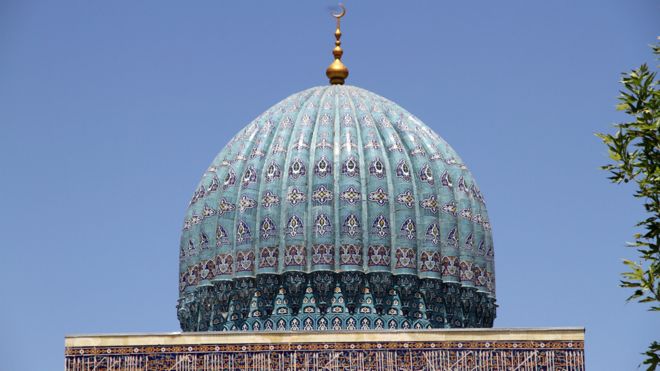 د امام بخاري ارامځای