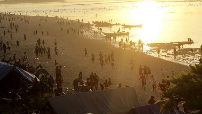 Bau Nyale Festival. Image: BBC/Rahmat Andi