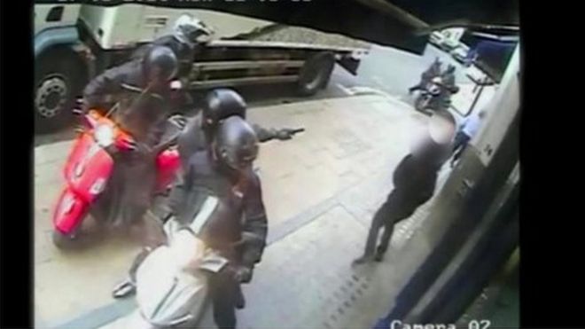 Footage shows robbery suspect on a moped