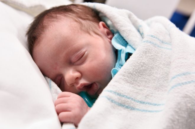 Lynlee Hope, la bebé que "nació dos veces" en Texas, Estados Unidos _92074362_f7ad322b-7f74-49d7-b527-bbb6dff6e748
