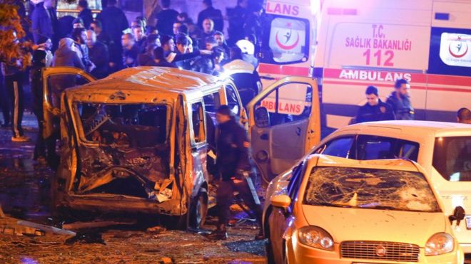 تركيا: 15 قتيلا وعشرات الجرحى في تفجيرين استهدفا قوات الأمن قرب استاد في اسطنبول