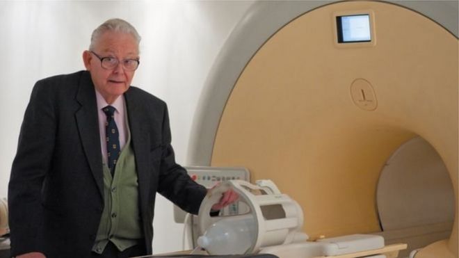 وفاة بيتر مانسفيلد رائد التصوير بالرنين المغناطيسي