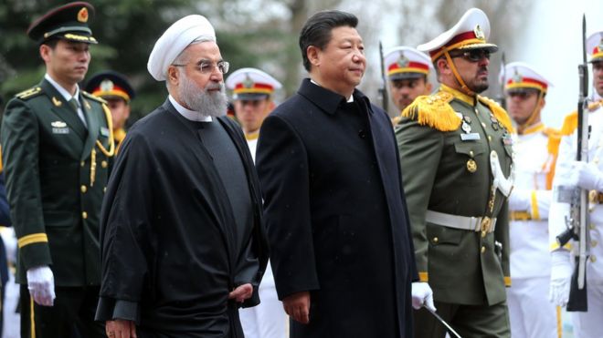 Chinese President Xi Jinping with Iranian President Hassan Rouhani in Tehran on 23 January 2016