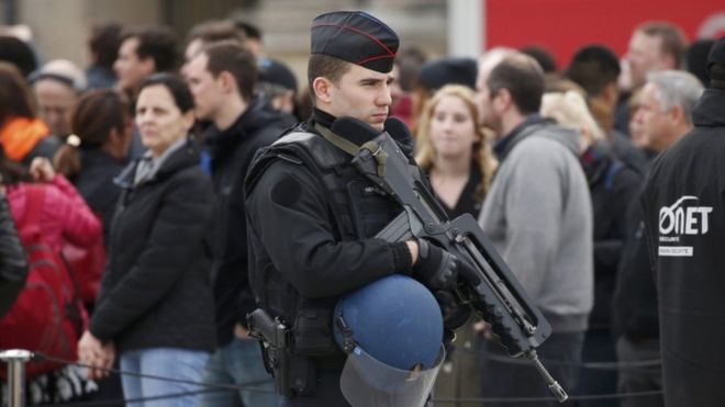 Policeman outside Louvre museum - 17 November