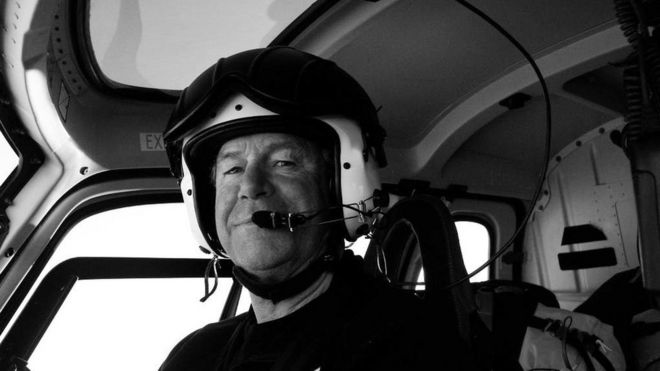 Canadian helicopter pilot David Wood has died after falling 20m (65ft) into an icy crevasse in Antarctica