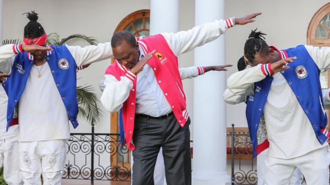 Rais Kenyatta akicheza densi iliozua hisia kali miongoni mwa Wakenya