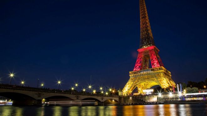 The Eiffel Tower is illuminated in the national colours of Germany to pay tribute to the victims of the 22 July Munich shooting attack, in Paris, France, 23 July