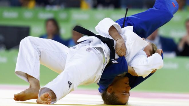 Judoca argentina Paula Pareto en su disputa con Bokyeong Jeong, de Corea del Sur