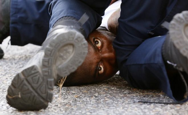 Mais de 100 pessoas foram presas na manifestação de sábado em Baton Rouge