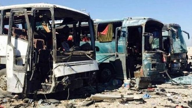اتوبوسهای آسیب دیده در اثر انفجار در سامرا