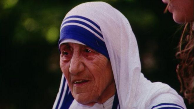 Introduction paragraph on mother teresa