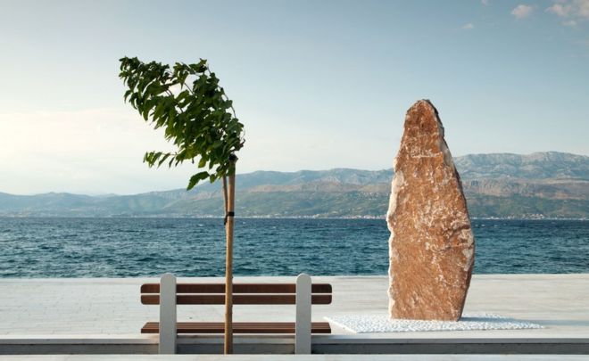 செனாடு தாக்மாஸ்: