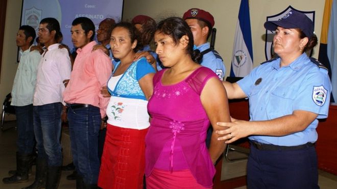 Caso de mulher 'possuída' queimada em fogueira em igreja evangélica choca Nicarágua