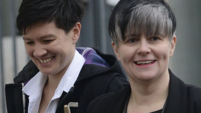Shannon Sickles and <b>Grainne Close</b> - _87018655_pacemaker_same_sex_couples_judicial_review_05