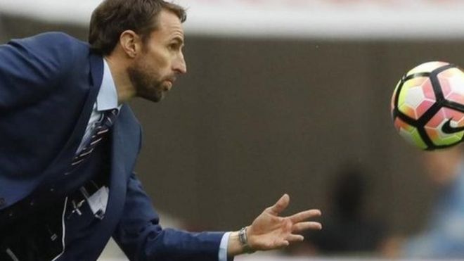 مخاوف مدرب إنجلترا على اللاعبين الصغار الأثرياء