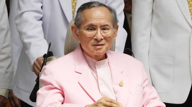 Monarca Bhumibol Adulyadej