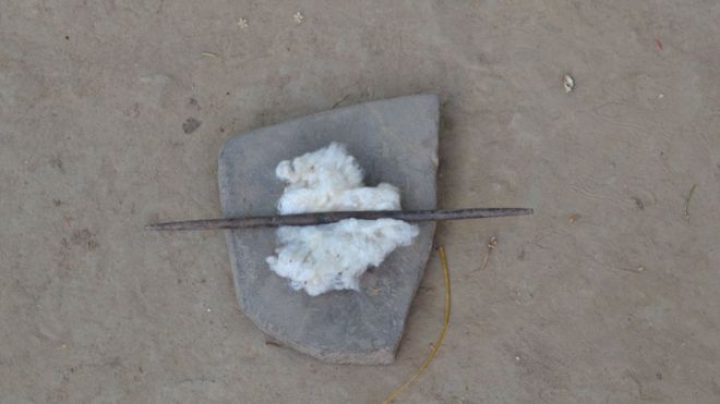 An artisanal cotton spinner used in rural Mali
