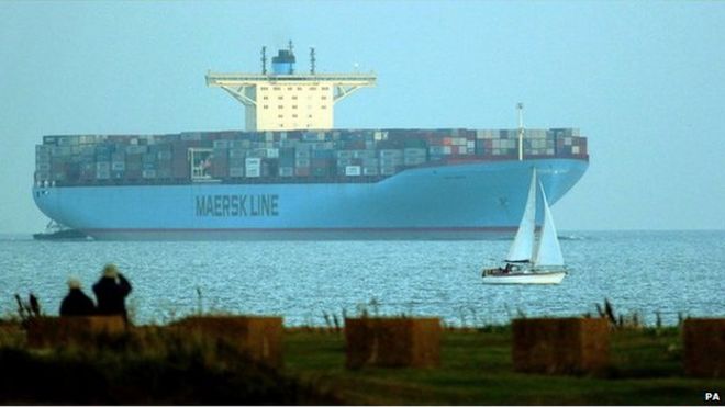 MS Emma Maersk pulls into Felixstowe