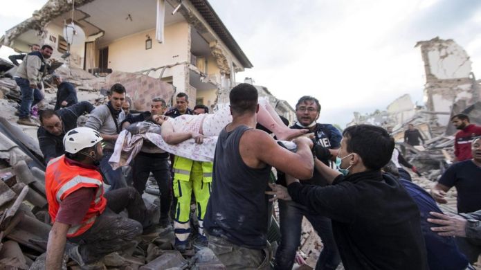 Resultado de imagem para Terremoto atinge o centro da Itália; FOTOS