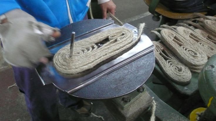 Haciendo alpargatas