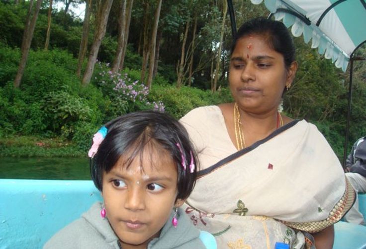 Muruganantham's wife Shanthi and their daughter Preeti on a day out