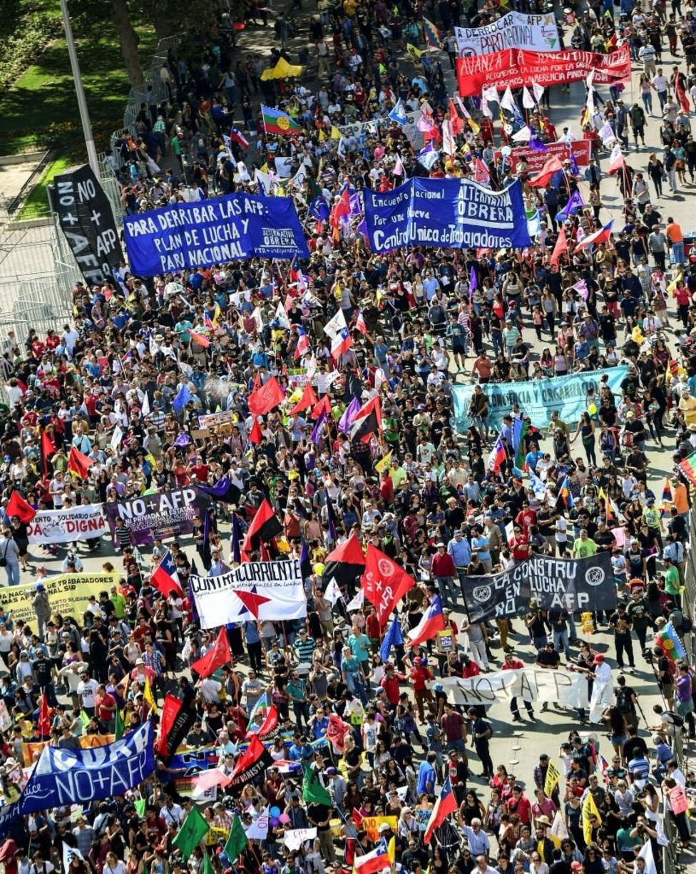 Protesta en Santiago contra las AFP